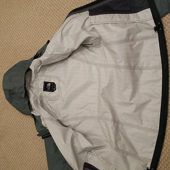 The North Face Dry Vent Stow in Pocket Women's XS Jacket - Picture 11 of 14